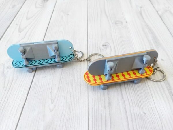 Porte-clés Mini Skate "Fingerboard Street Style" – Image 2
