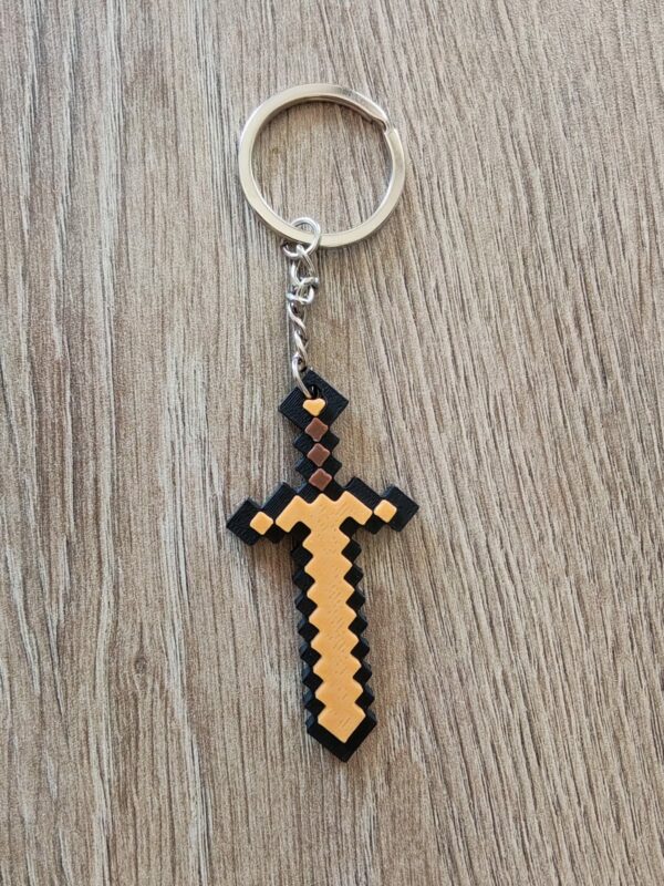 Porte-Clés Minecraft Sword & Pickaxe - Collection de Mini-Armes Pixelisées pour Fans de Gaming – Image 3