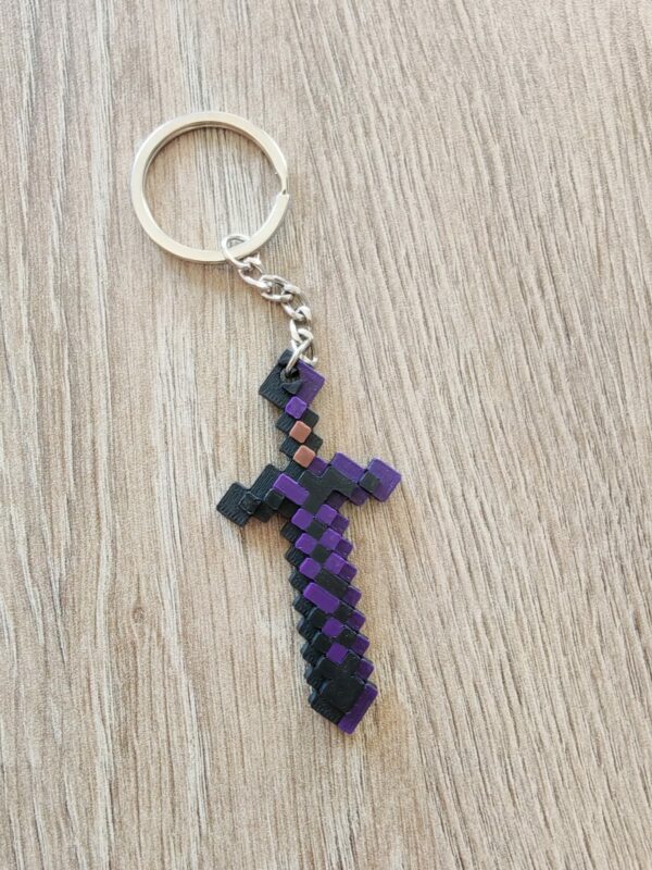 Porte-Clés Minecraft Sword & Pickaxe - Collection de Mini-Armes Pixelisées pour Fans de Gaming – Image 6